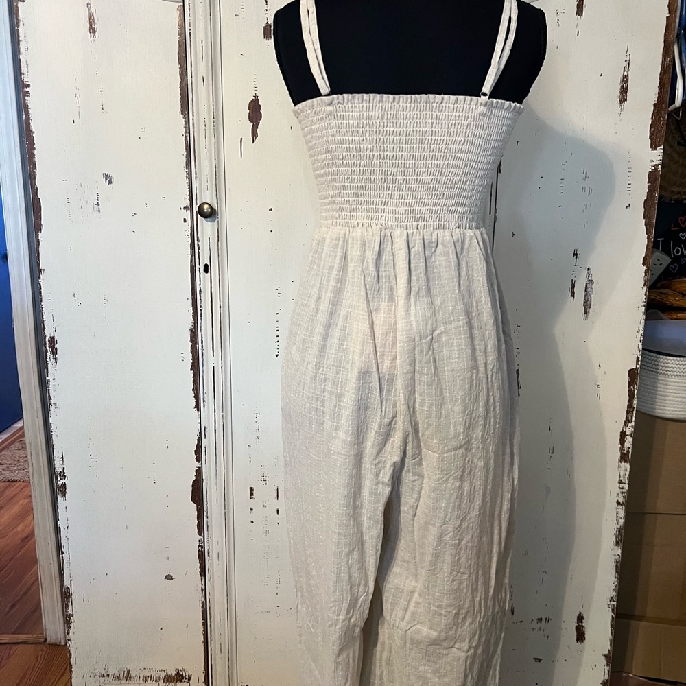 Knot Sisters linen Jumpsuit - Picture 4 of 17